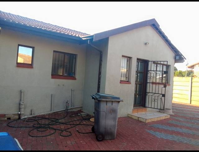 4 BEDROOM FREEHOLD FOR SALE IN WITPOORTJIE